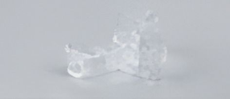 Guía quirúrgica transparente impresa en resina
