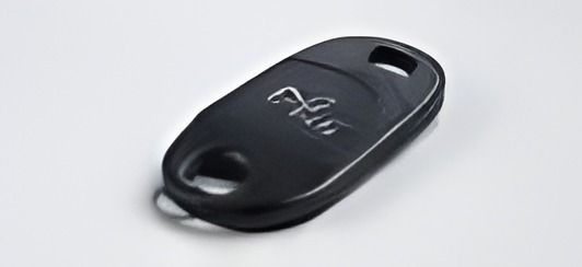 Llavero negro personalizado con chip NFC